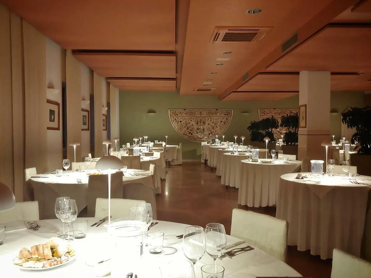 Locanda Perinella Castelgomberto Otel
